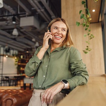 Lady schedules consultation over the phone